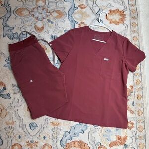 FIGs Dark Cherry Set